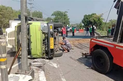 Lagi Kecelakaan Terjadi Di Jalan Lingkar Salatiga Truk Remblong