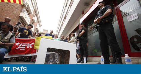 La Guàrdia Civil escorcolla la redacció dun setmanari de Valls a la