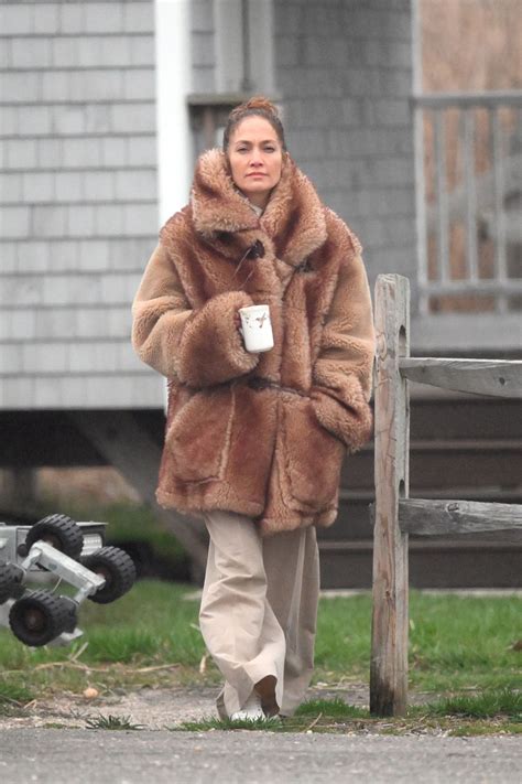 Jennifer Lopez and Ben Affleck at The Hamptons Airport 04/07/2023