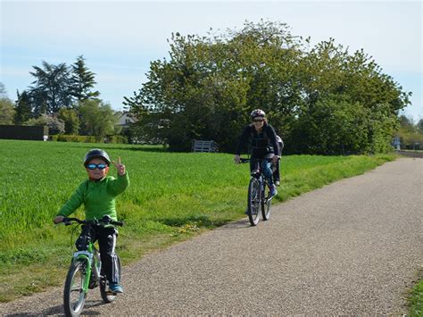 Les Châteaux de la Loire en famille dAmboise à Saumur 136 km La