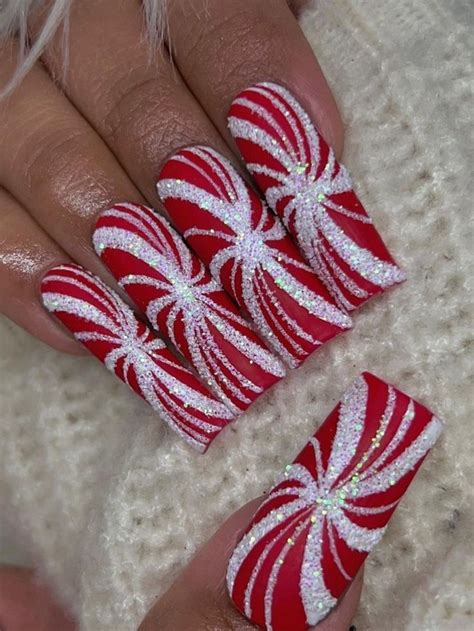 55 Playful Candy Cane Nails For A Festive Christmas Look Christmas