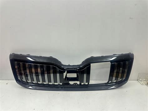 GRILL ATRAPA CHŁODNICY W ZDERZAK PRZÓD SKODA SUPERB III 3 3V0 LIFT