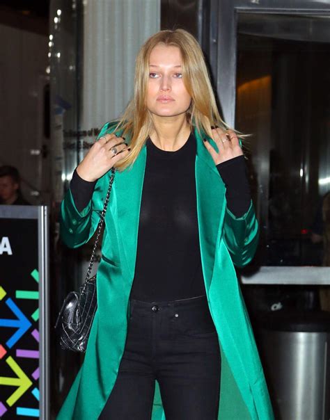 Toni Garrn Nude Topless And Sexy Photos Collection Scandal Planet