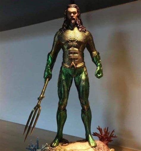 Jason momoa usara el traje clásico de aquaman Cómics Amino