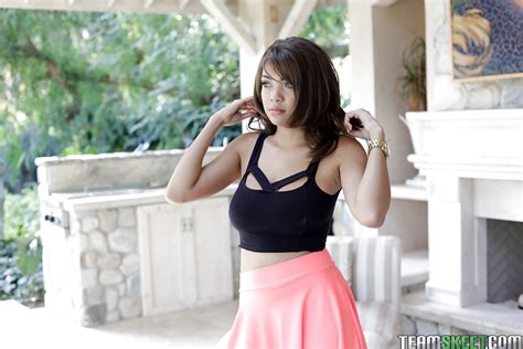 Smiling Latina Cassidy Banks Is Showing Her Cute Naked Body Porn Pictures XXX Photos Sex