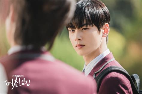 ฮวางอินยอบhwang In Yeob และชาอึนอูcha Eun Woo วง Astro เผชิญหน้า