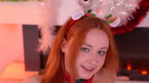 Camgirl With A Pink Pussy Is Getting All Juicy And Wet PornID XXX