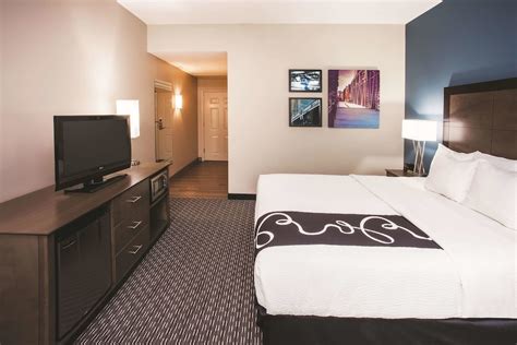 La Quinta Inn & Suites by Wyndham Chicago Downtown Chicago, Illinois, US - Reservations.com