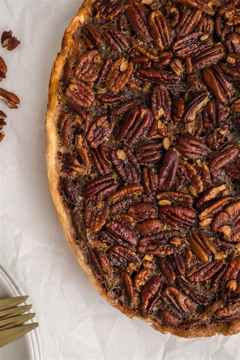 Slow Cooker Pecan Pie - The Magical Slow Cooker