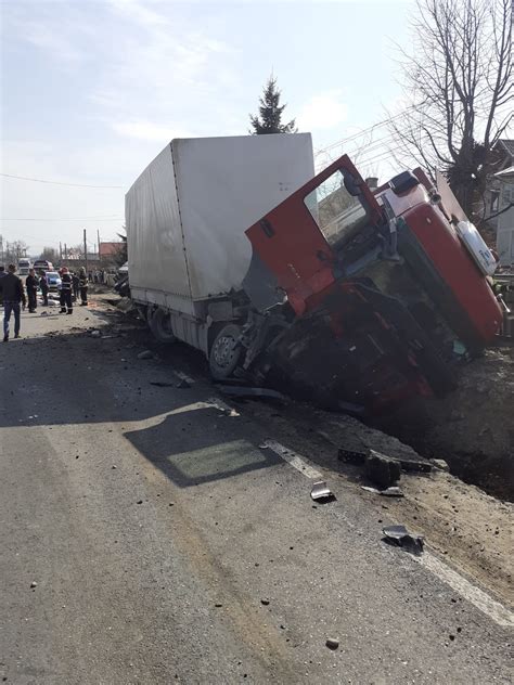 FOTO VIDEO Accident rutier grav la Grănicești Impact violent între un