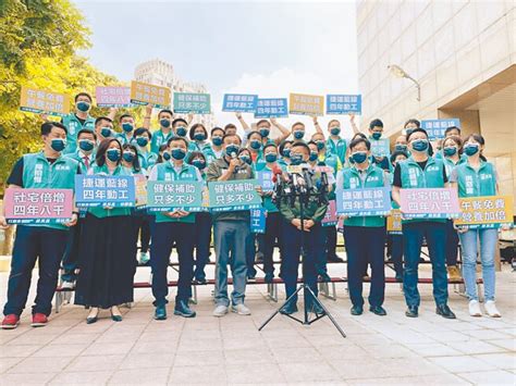 盧秀燕勤顧市政 蔡其昌搶頭香登記參選 地方新聞 中國時報