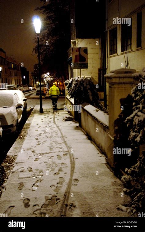 Snow In London Stock Photo - Alamy