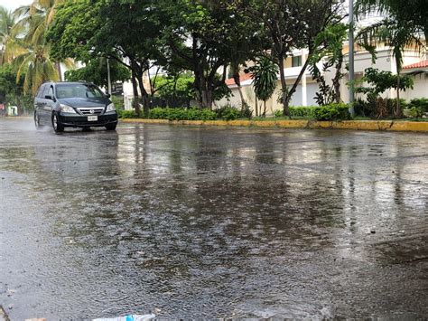 Lluvias en Culiacán dejan encharcamientos en el sur de la ciudad