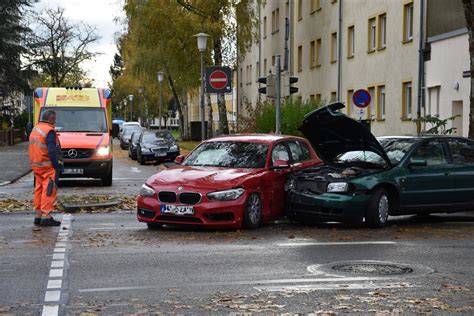 Mannheim Unfall in Käfertal fordert zwei Verletzte Polizeiberichte RNZ