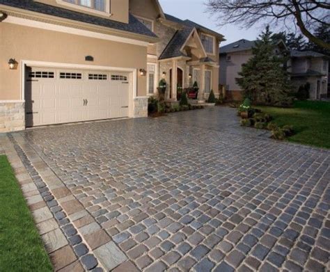 Driveway By Unilock With Richcliff And Courtstone Paver Like This For