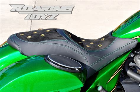 Victory Cross Country Custom Seat Bagger copy | Roaring Toyz