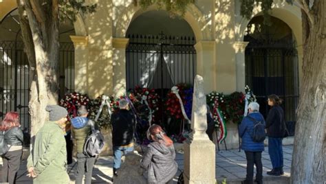 Cimitero Di Bonaria Prolungati Gli Orari Di Apertura Per Onorare Gigi