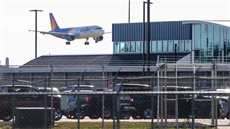 Abraham Lincoln Capital Airport celebrates inaugural flight to Arizona