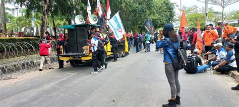 Fspmi Dan Partai Buruh Batam Gelar Aksi Unjuk Rasa Tolak Omnibus Law