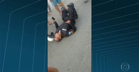 G Imagens Mostram Pm Atingido Por Tiros Perto De Comunidade No Rio