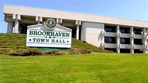 Brookhaven Town Hall to add security to third floor - Newsday