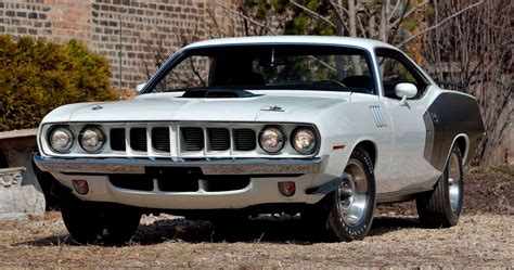 10 Iconic Muscle Cars Powered By The Hemi V8 Engine