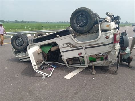 Azamgarh Polices Bolero Overturned On Purvanchal Expressway