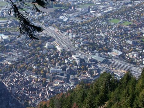 Chur Kantonshauptstadt Graub Ndens Und Verkehrsknotenpunkt Mit Bergang