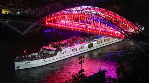 Floating Parade Of Nations And Unprecedented Scenes At Seine Highlights