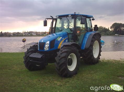 Zdjęcie ciagnik New Holland T5060 248260 Galeria rolnicza agrofoto