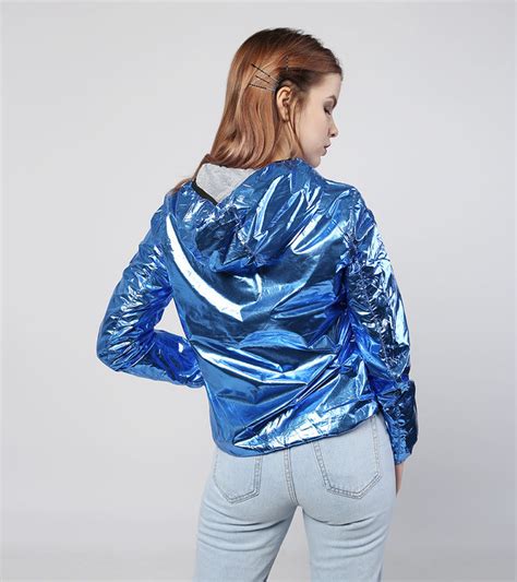 Блестящая голубая куртка BLUDEISE купить за 2450 руб YDNF17-09 в ...
