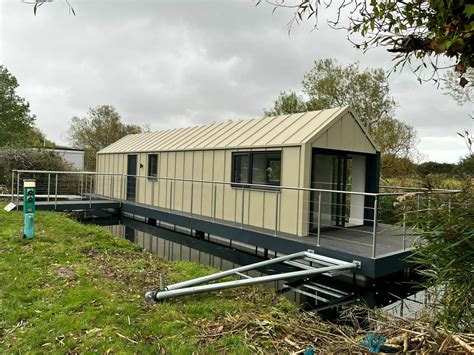 Cabin C 500 Houseboat Bluefield Houseboats