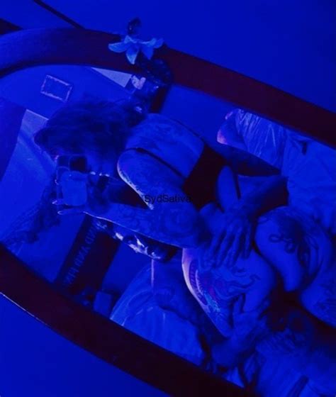 Curvy Babe Syd Sativa Showing Her Fat Ass While Posing Photos