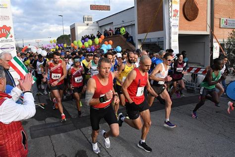 Podismo Le Foto E La Classifica Della Mezza Maratona Di San Miniato