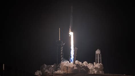 Spacex Launches Three Man One Woman Crew To Area Station Spaceflight Now Inter Space Sky Way