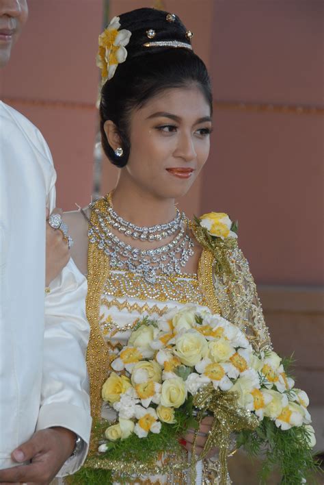 Wedding Hairstyles Bride Traditional Wedding