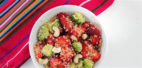 Ensalada De Quinoa Fresas Y Aguacate Bezzia