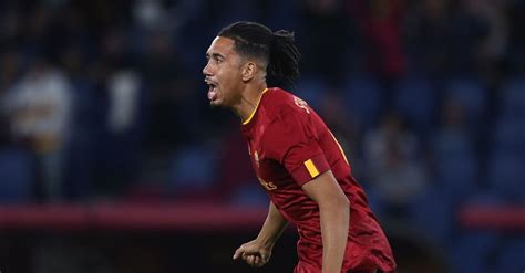 Roma lagente di Smalling in visita a Trigoria il rinnovo è solo una