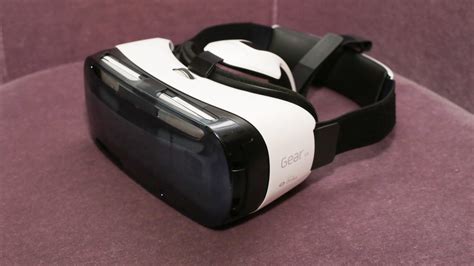 Samsung Gear VR turns a smartphone into virtual reality (hands-on ...