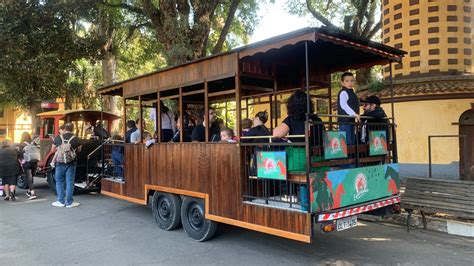 Passeio De Trenzinho E Brinquedos Para As Crian As No Parque Da Gua