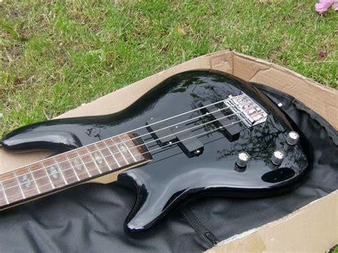 left handed bass guitar inc gigbag | in Cricklewood, London | Gumtree