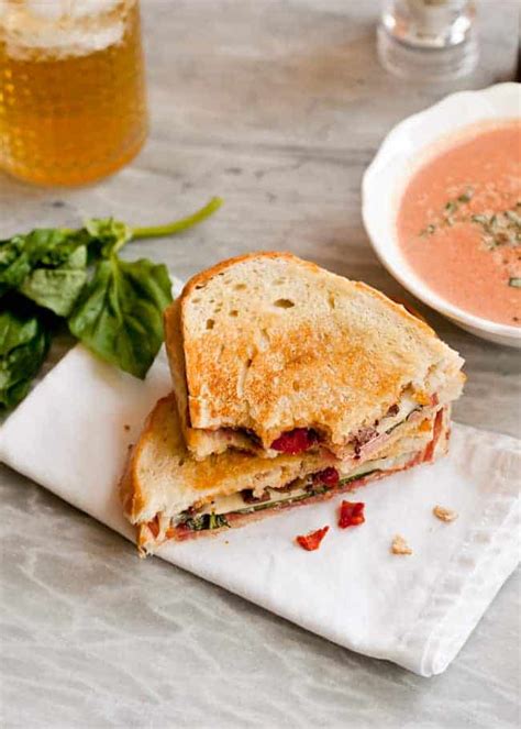 Grilled Cheese Sandwich + Creamy Tomato Soup | HelloGlow.co