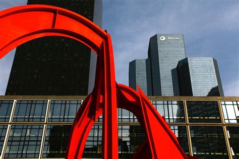 THE RED SPIDER The Red Spider Is A Monumental Sculpture 15m Tall