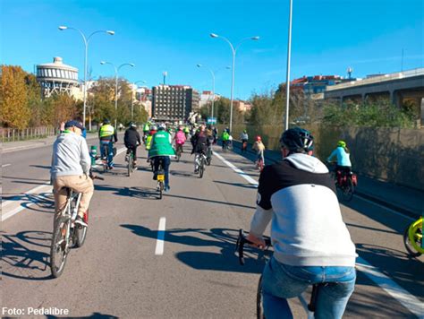 Protestas en toda España contra los retrocesos de los municipios en