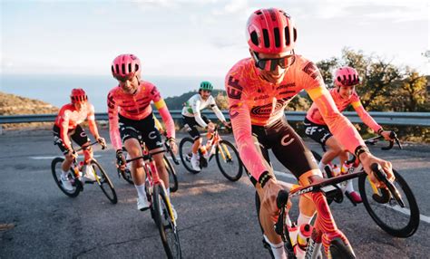 Saison 2024 Ef Education Easypost Dévoile Son Maillot Totalvelo