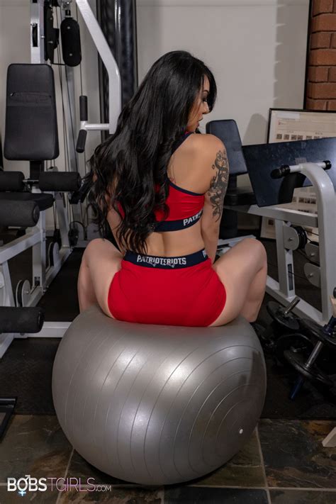 Brunette Shemale Chriselle Love Shows Her Inked Body Toys Her Ass At The Gym CoedCherry