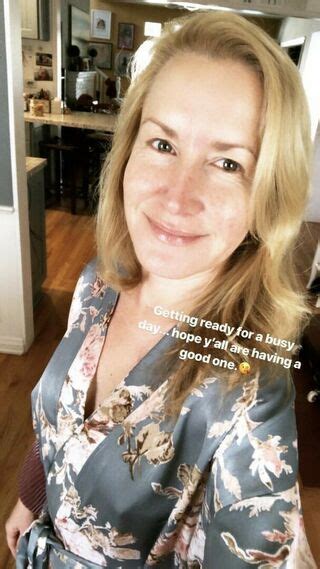 Angela Kinsey Angelakinsey Nude OnlyFans NudoStar TV