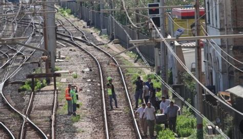 Choc Sui Binari Uomo S Impicca Ad Un Semaforo Lo Scopre Ragazzino Dal