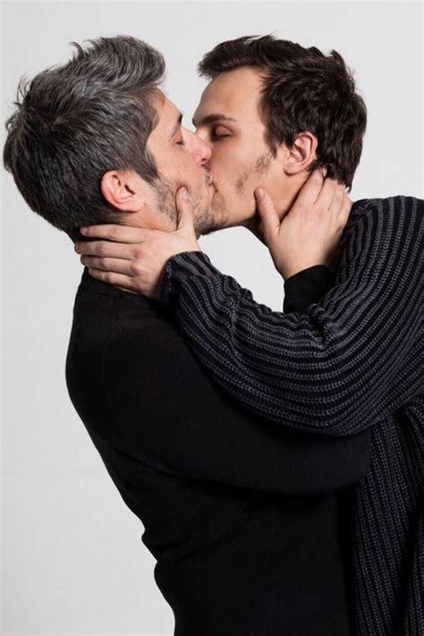 Besos Y Amor Las Fotos De Los Famosos Por El D A Internacional Del Orgullo Gay Infobae