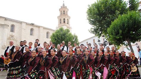 El Grupo Municipal De Coros Y Danzas De Baza Embajador Del Folclore